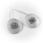 Kolczyki srebrne z ciekawą strukturą z drucikami 