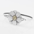 Sztywna bransoletka srebrna kwiatuszek