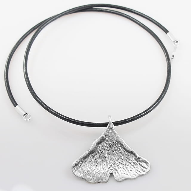 Biżuteria inspirowana naturą – liść ginkgo