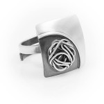 Fantastyczny duży srebrny pierścionek 