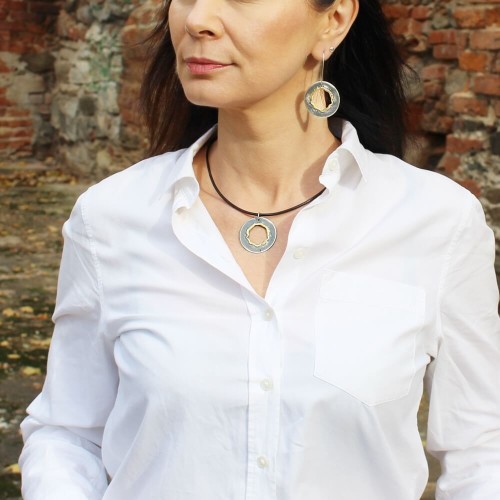 Srebrny naszyjnik kółko z pozłotą – ręcznie wykonany, lekki i elegancki