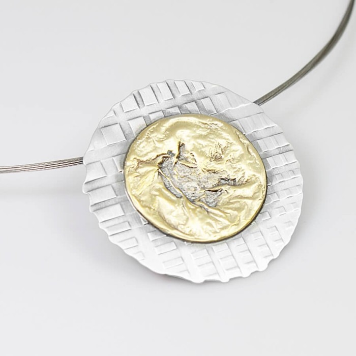 Biżuteria artystyczna handmade – naszyjnik srebrno-mosiężny na lince