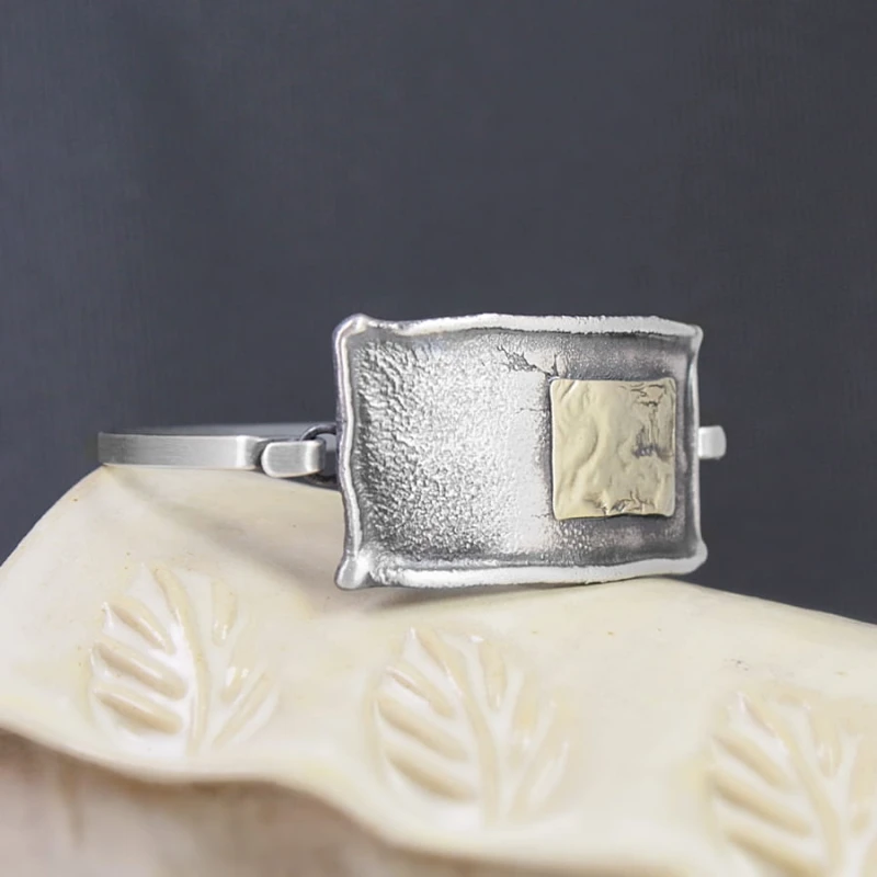 Bransoletka handmade z mosiężnym zdobieniem – biżuteria artystyczna Polska