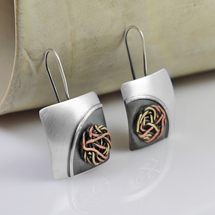 Srebrne kolczyki handmade z miedzią i mosiądzem, geometryczne kwadraty