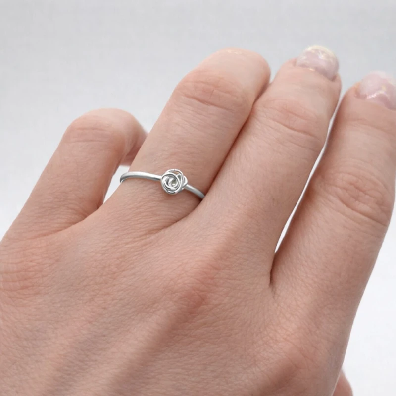 Pierścionek srebrny handmade cienki elegancki minimalistyczny