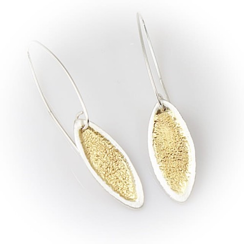 Kolczyki srebrne pozłacane łezki na długim biglu Biżuteria Autorska GRZESIŃSKI